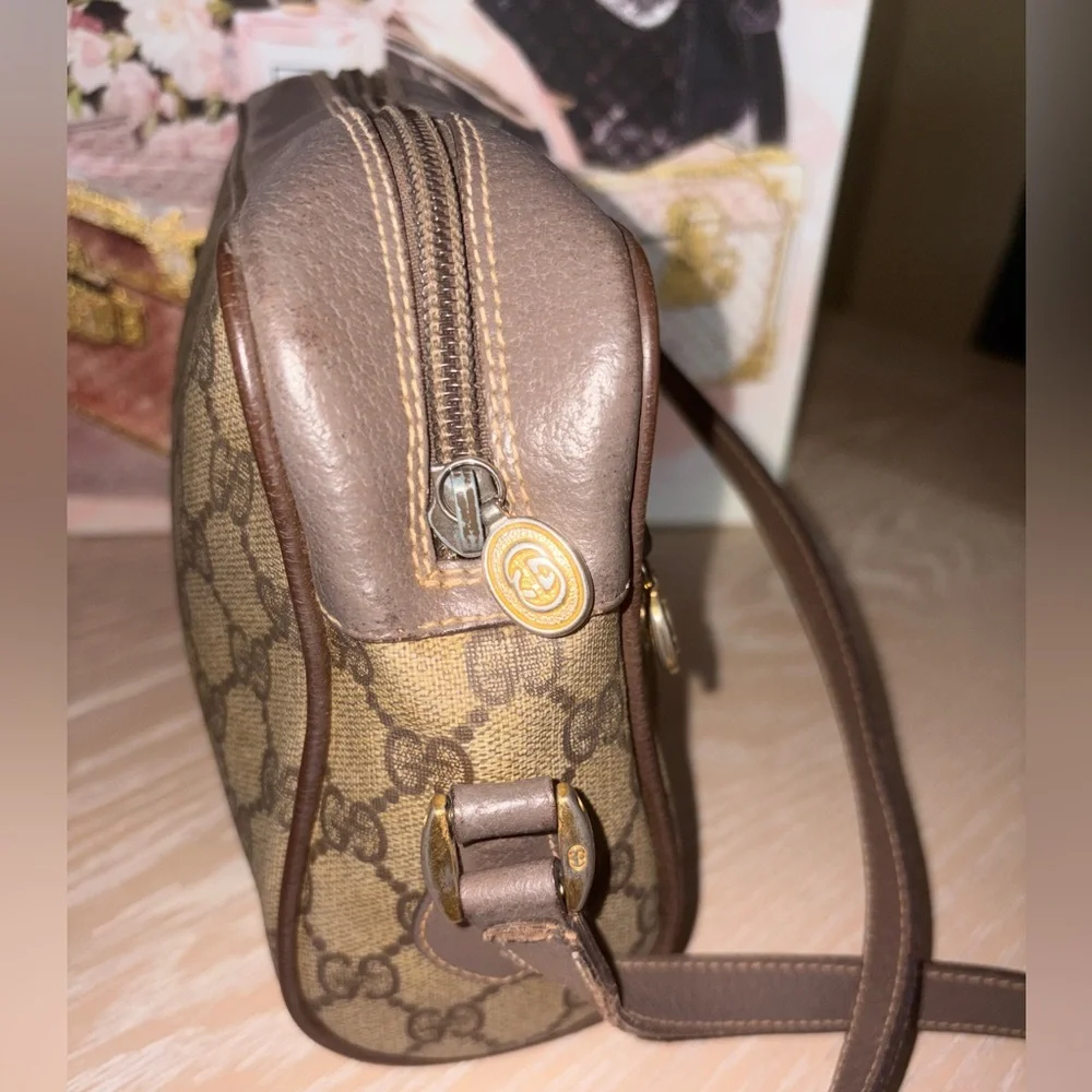 Gucci Vintage Brown and Tan Signature Logo Crossbody Bag EUC with Minor Interior - Picture 4 of 16